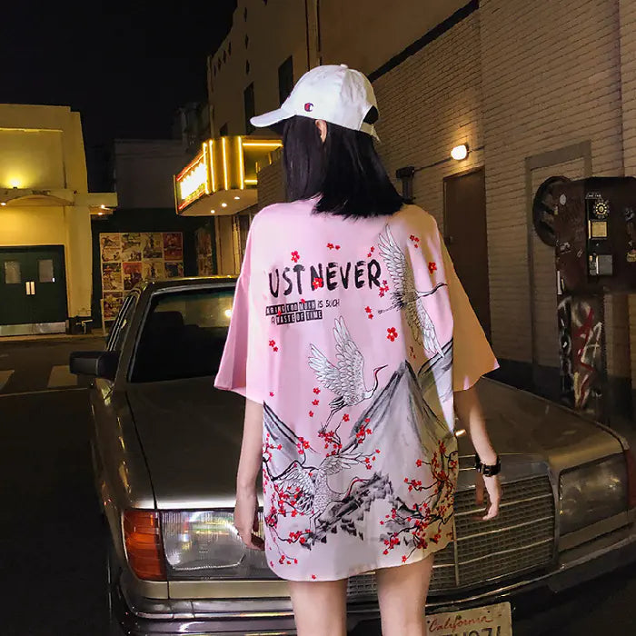 Japanisches Streetwear T-Shirt | Sakura & Kranich Design
