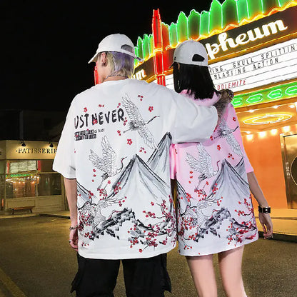 Japanisches Streetwear T-Shirt | Sakura &amp; Kranich Design