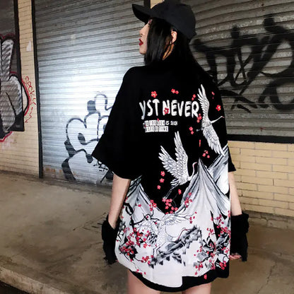 Japanisches Streetwear T-Shirt | Sakura &amp; Kranich Design