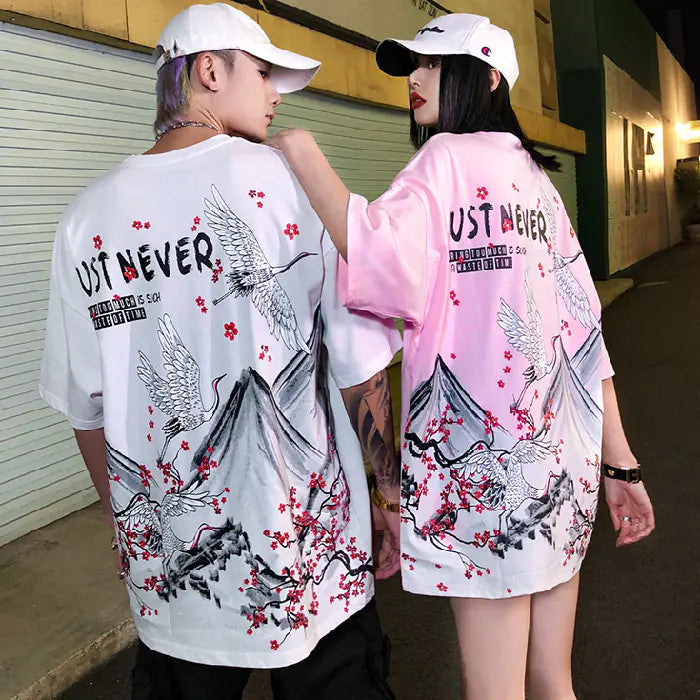 Japanisches Streetwear T-Shirt | Sakura &amp; Kranich Design
